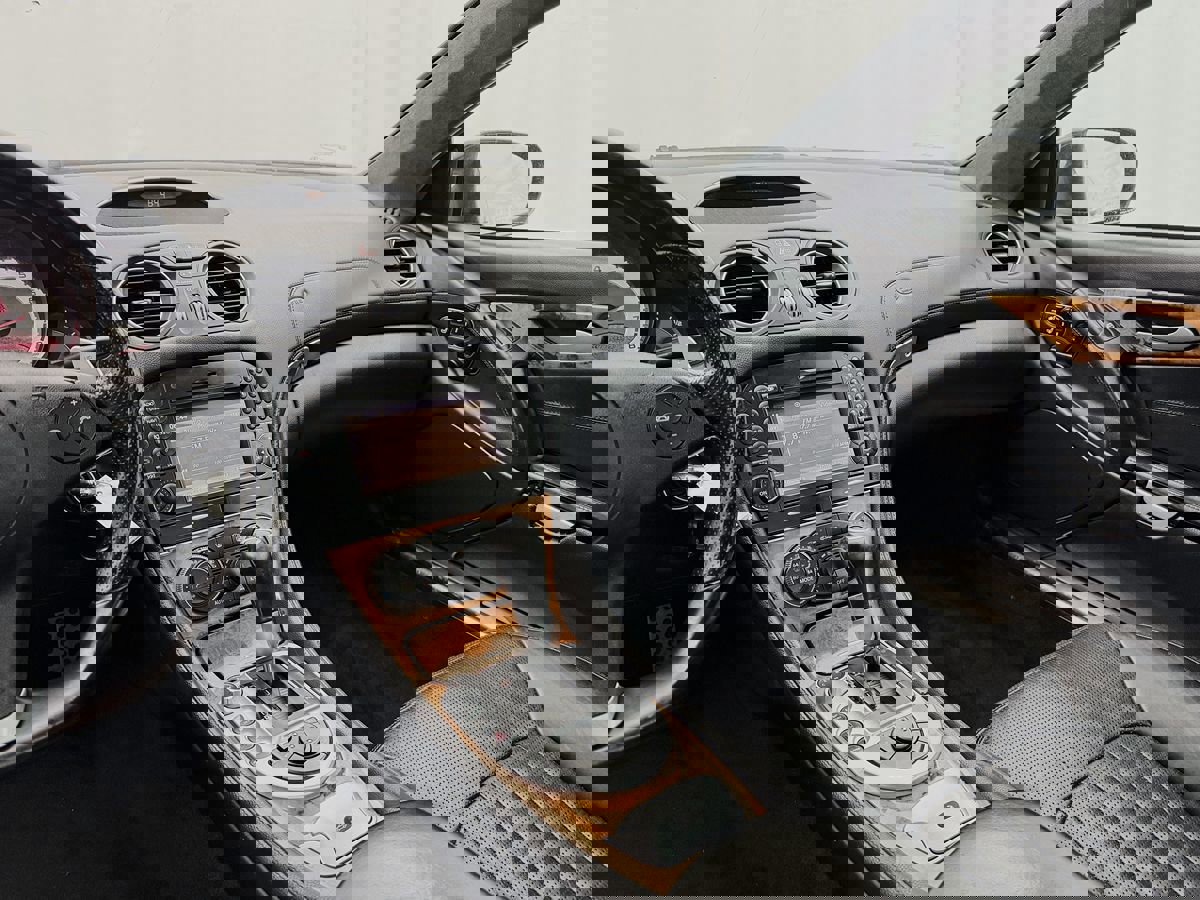 Used 2011 Mercedes-Benz SL 63 AMG image 17