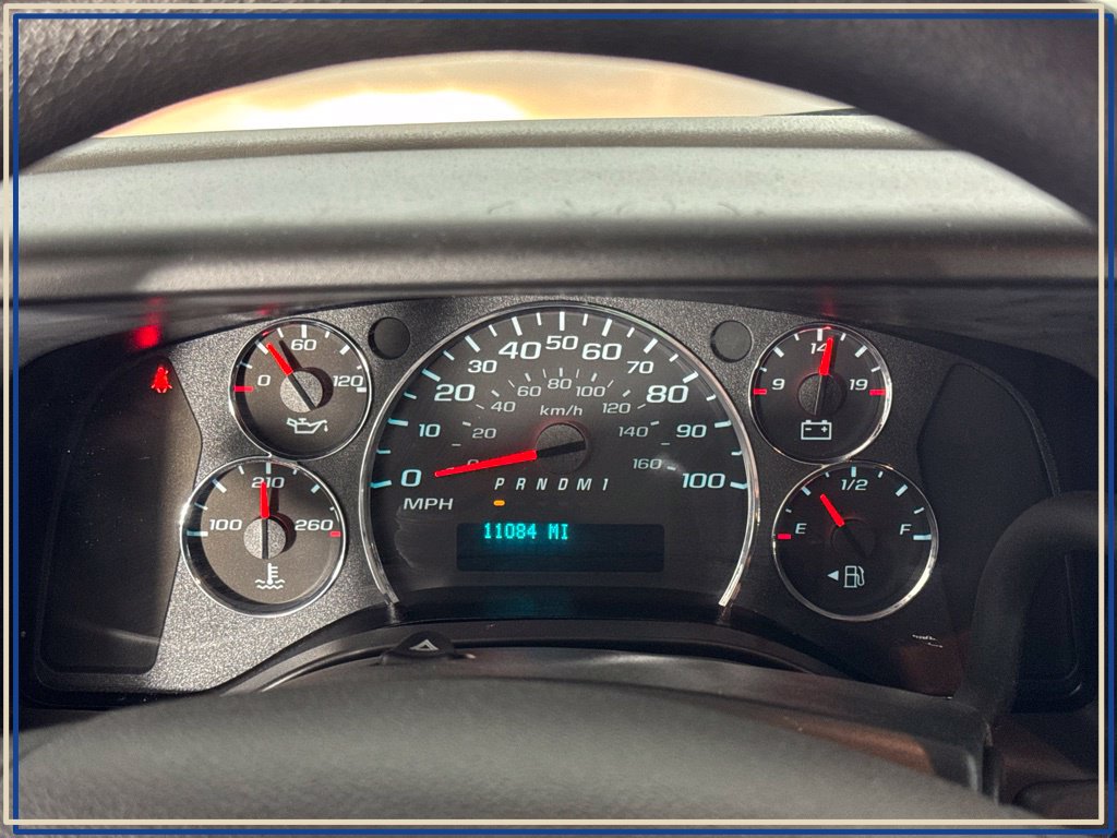 Used 2025 Chevrolet Express 2500 w/ Driver Convenience Package RWD image 19