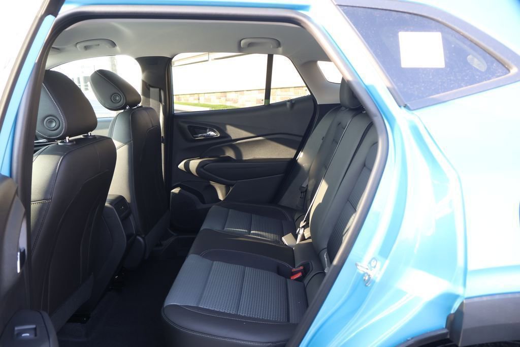 New 2026 Chevrolet Trax LT w/ LT Convenience Package FWD image 34