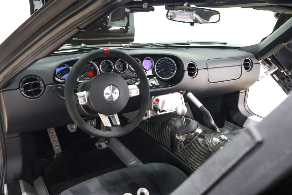 Used 2006 Ford GT RWD image 37