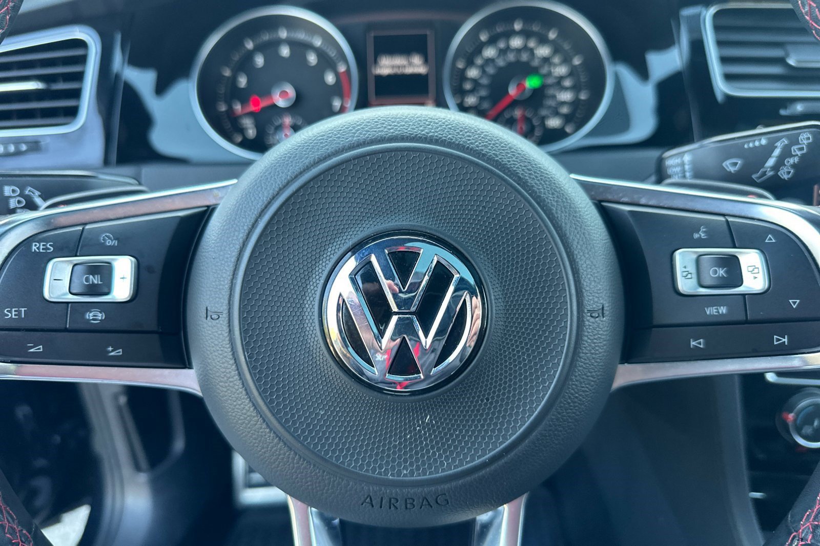 Used 2021 Volkswagen Golf 4-Door FWD image 30