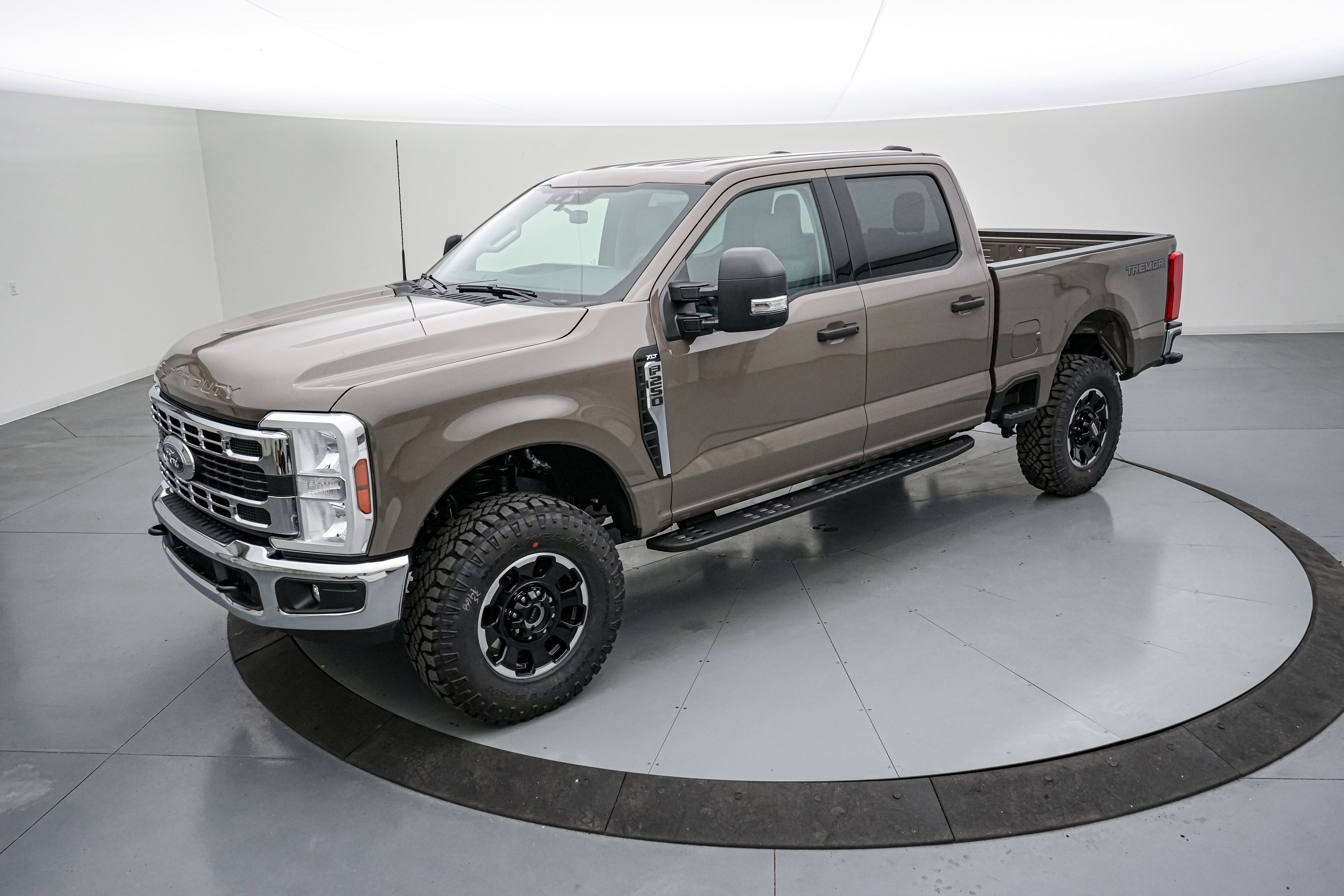 New 2026 Ford F250 XLT w/ Tremor Off-Road Package image 9