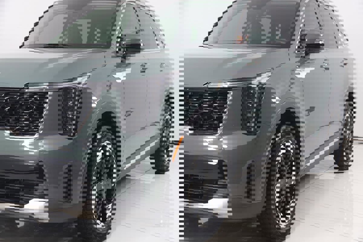 Used 2025 Kia Sorento EX image 60