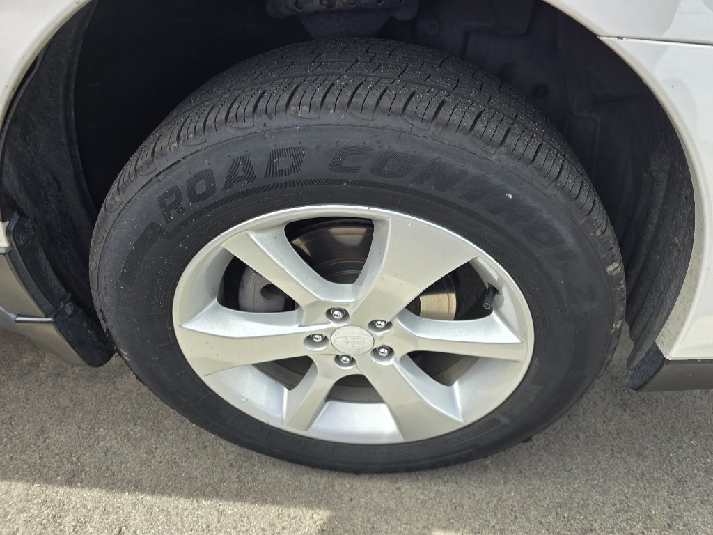 Used 2013 Subaru Outback 2.5i Premium AWD/4WD image 9