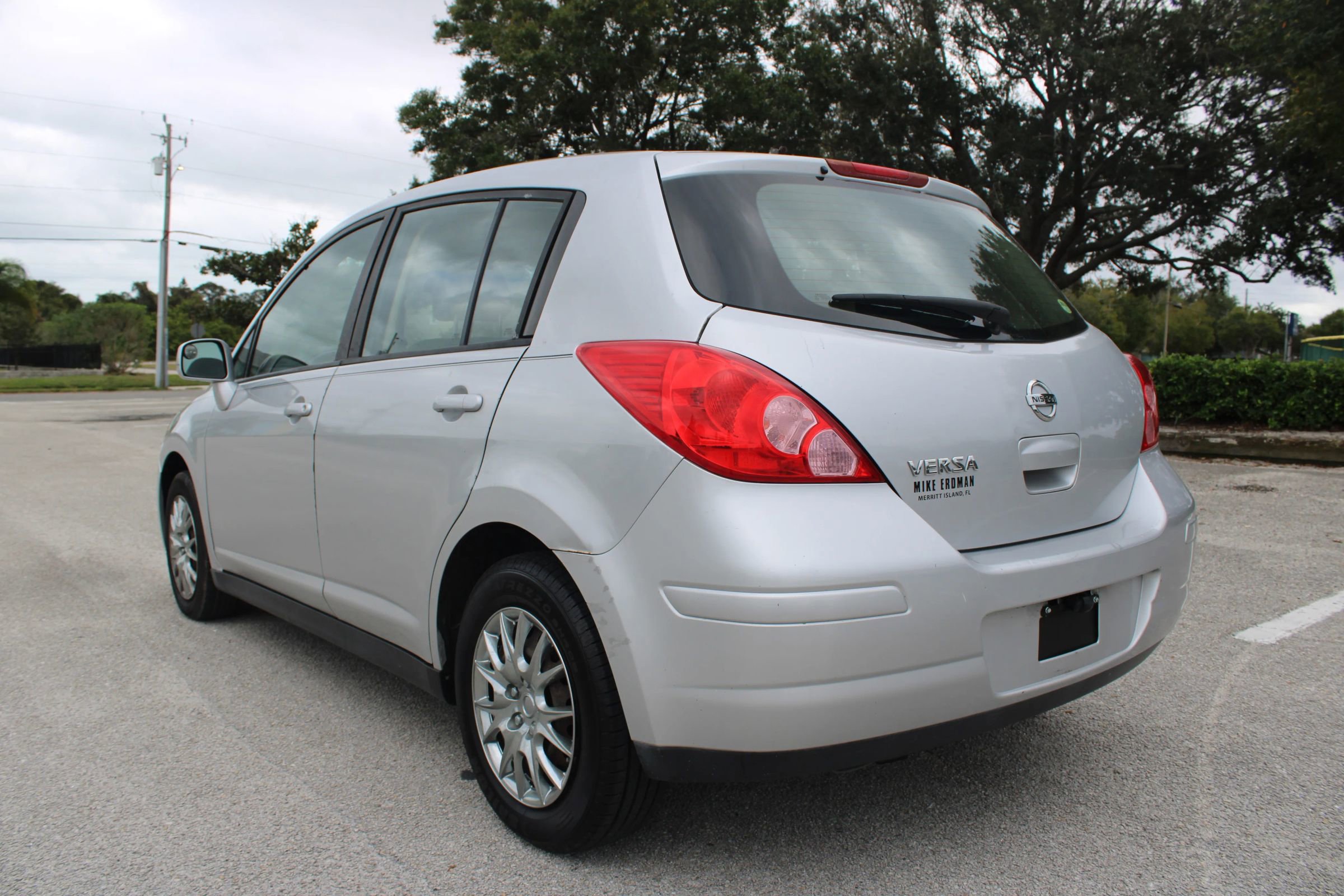 Used 2011 Nissan Versa 1.8 S image 10