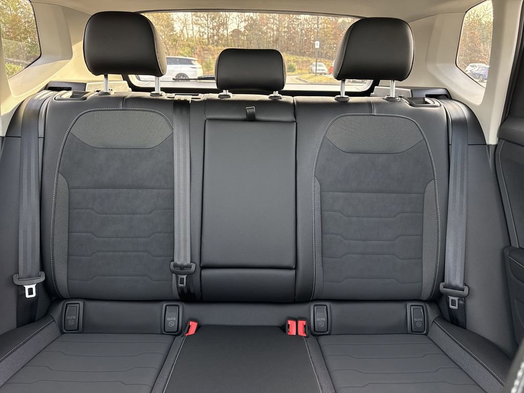 New 2026 Volkswagen Taos SE image 30