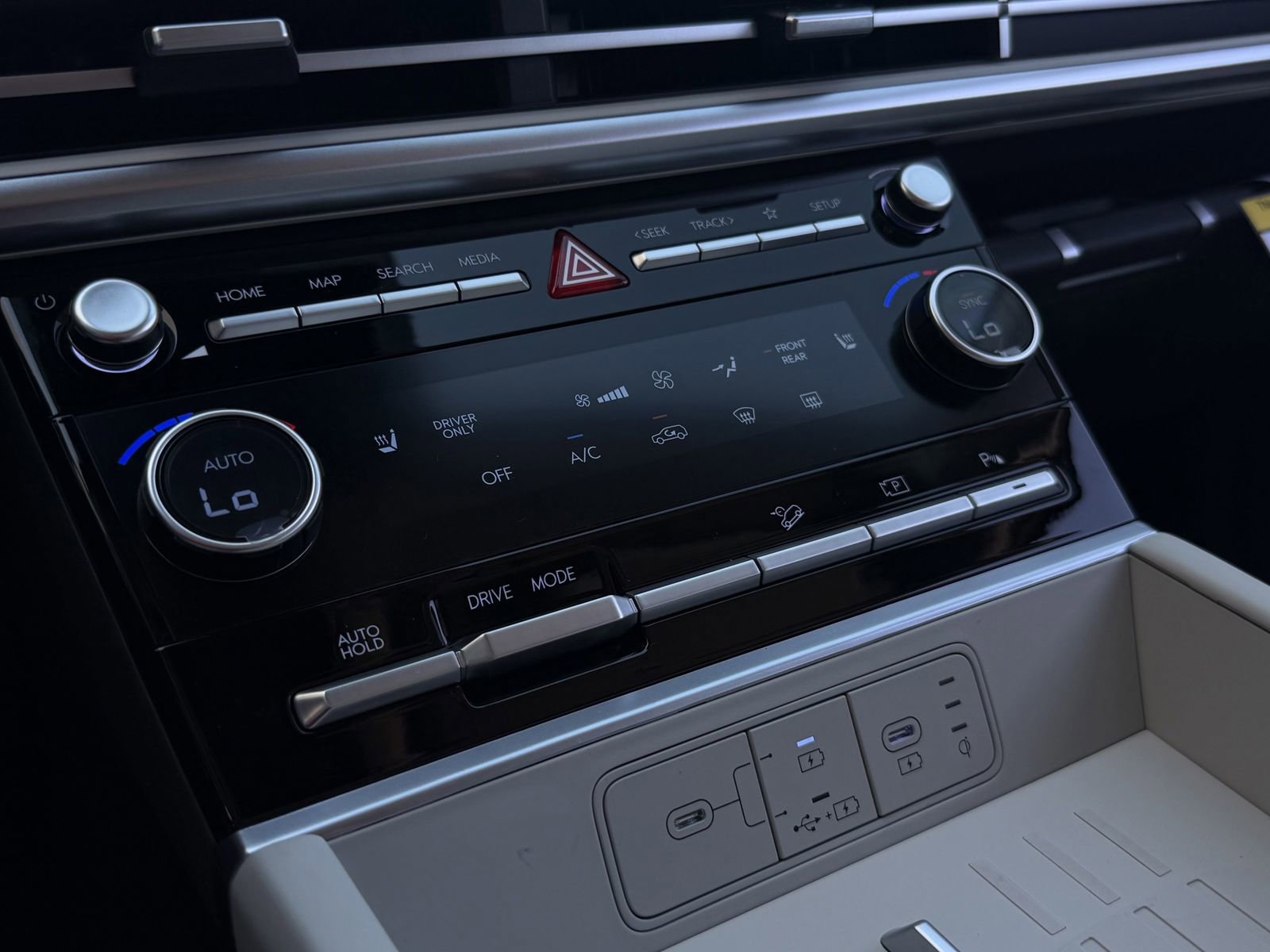 New 2026 Hyundai Santa Fe SEL FWD image 18