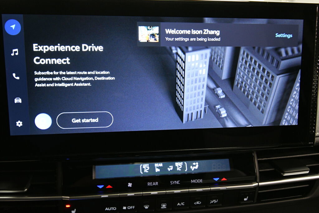 Used 2025 Toyota Sienna XSE w/ XSE Plus Package image 14