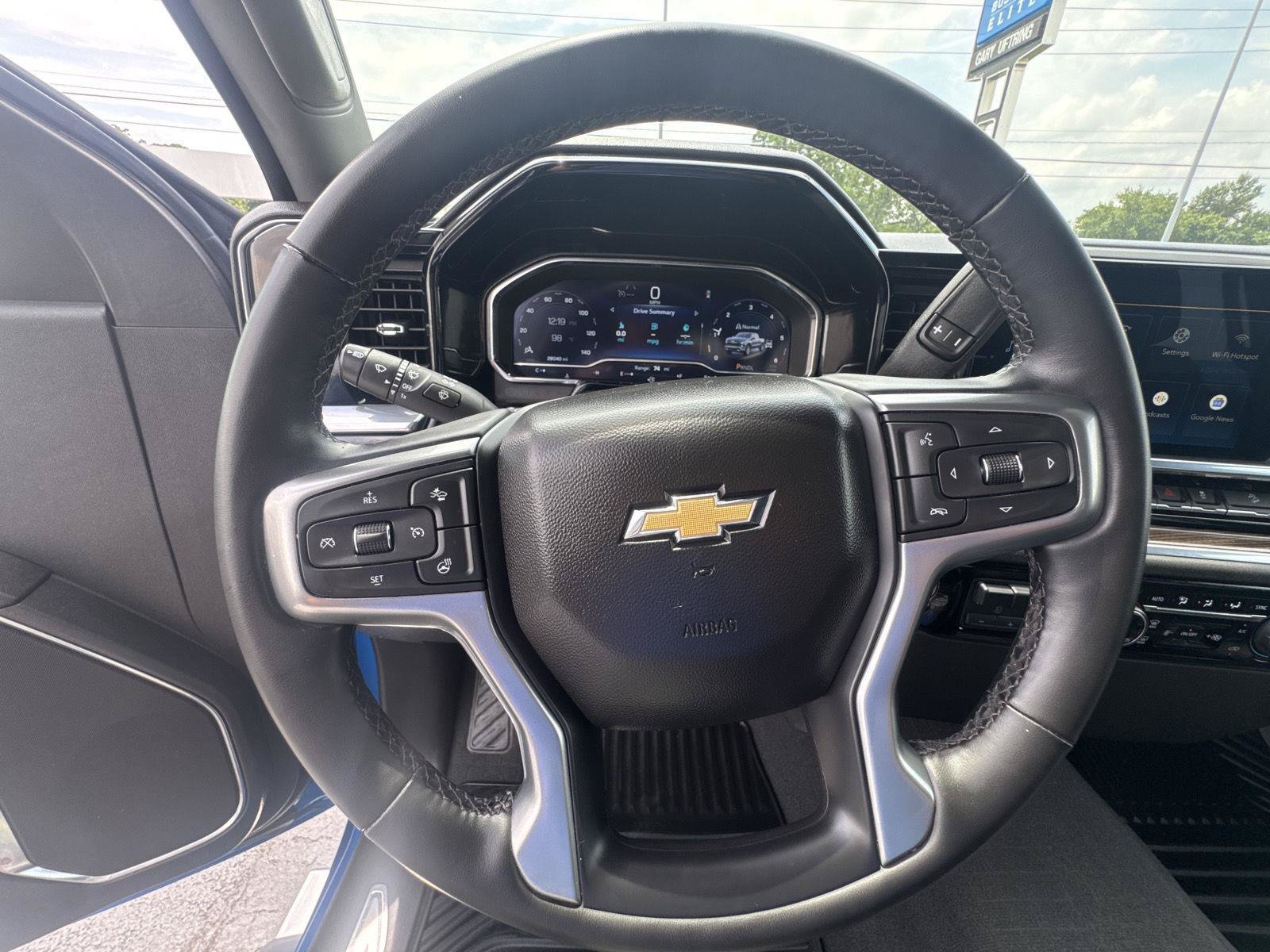Used 2023 Chevrolet Silverado 1500 LT w/ Z71 Off-Road Package AWD/4WD image 20