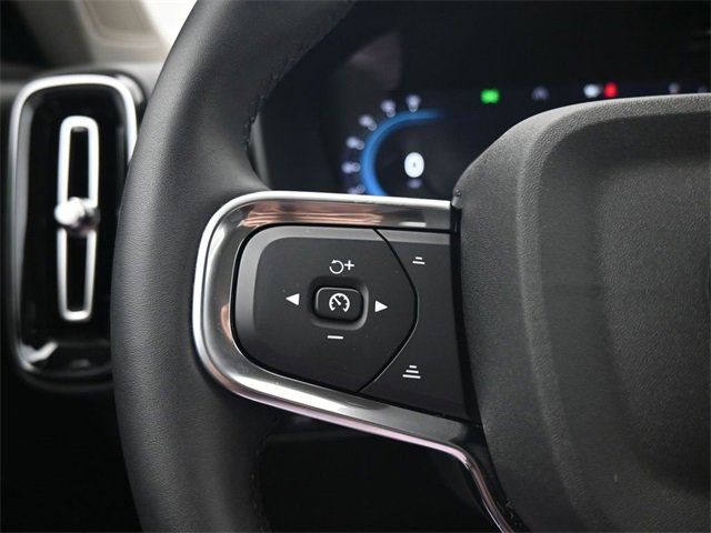 Used 2024 Volvo XC40 B5 Plus w/ Climate Package image 25