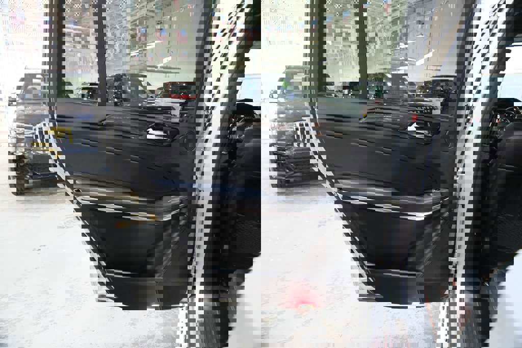 Used 2018 Mercedes-Benz GLS 550 4MATIC w/ Driver Assistance Package image 23