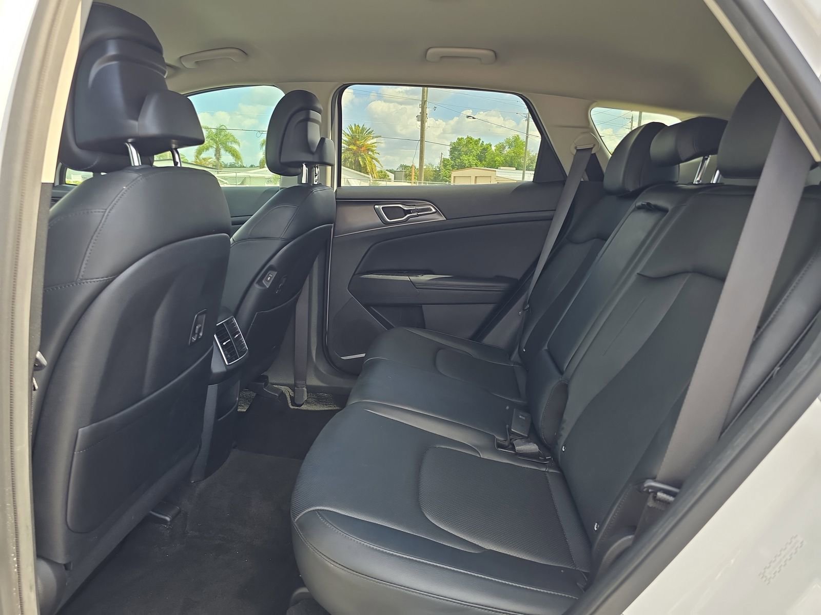 Used 2023 Kia Sportage EX image 13