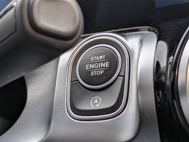 Used 2020 Mercedes-Benz GLB 250 4MATIC image 25