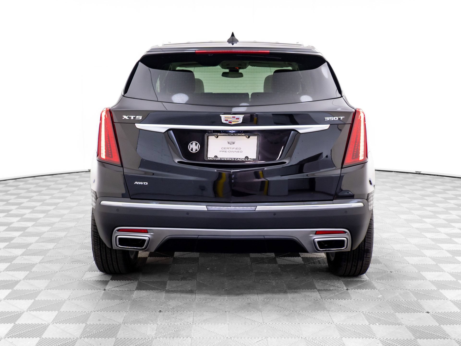 Certified 2025 Cadillac XT5 Premium Luxury w/ LPO, Floor Liner Package AWD/4WD image 4