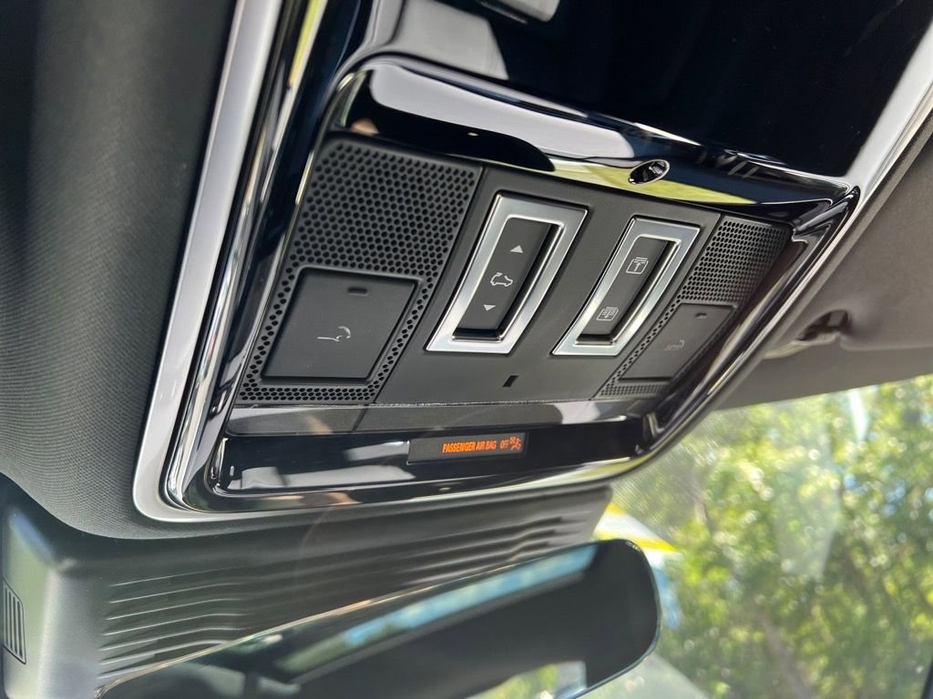 New 2026 Land Rover Range Rover Velar S image 25