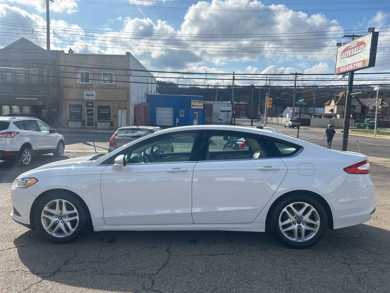Used 2015 Ford Fusion SE image 10