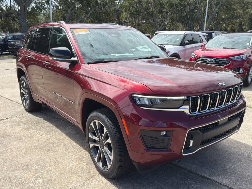 Used 2024 Jeep Grand Cherokee Overland RWD image 9