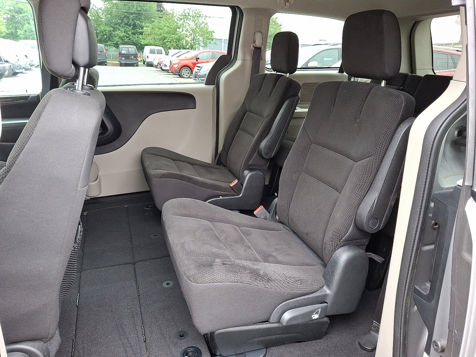 Used 2017 Dodge Grand Caravan SE w/ Power Window Group image 12