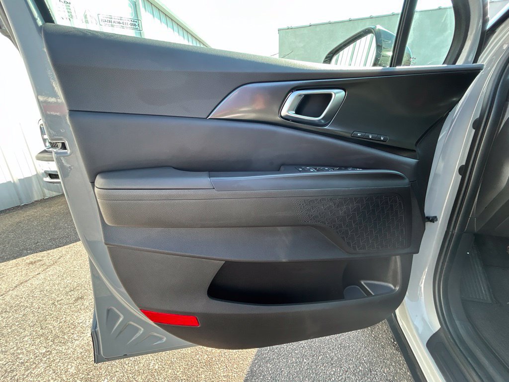 Certified 2026 Kia Carnival SX FWD image 11