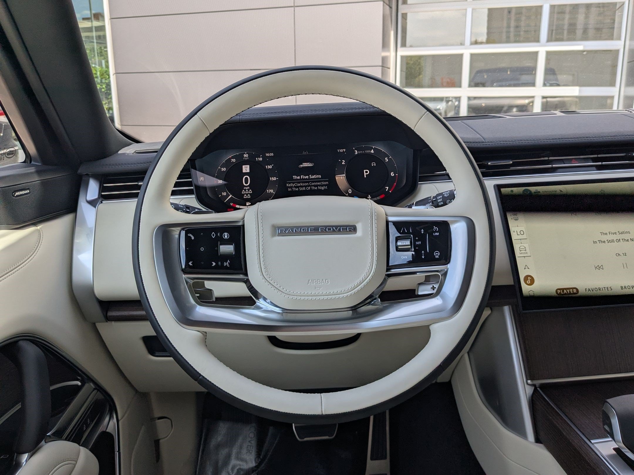 New 2026 Land Rover Range Rover Long Wheelbase SE AWD/4WD image 16
