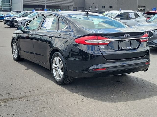 Used 2018 Ford Fusion SE FWD image 3