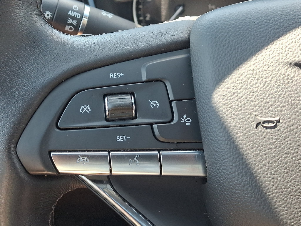 Certified 2024 Cadillac XT6 Luxury w/ LPO, Floor Liner Package AWD/4WD image 23