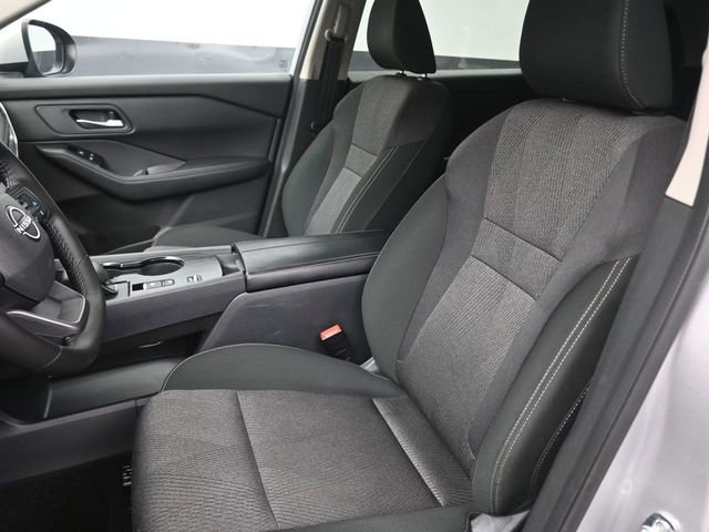 Used 2025 Nissan Rogue SV FWD image 19