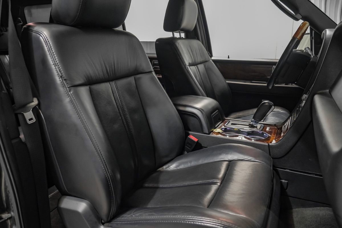 Used 2016 Lincoln Navigator Select image 21