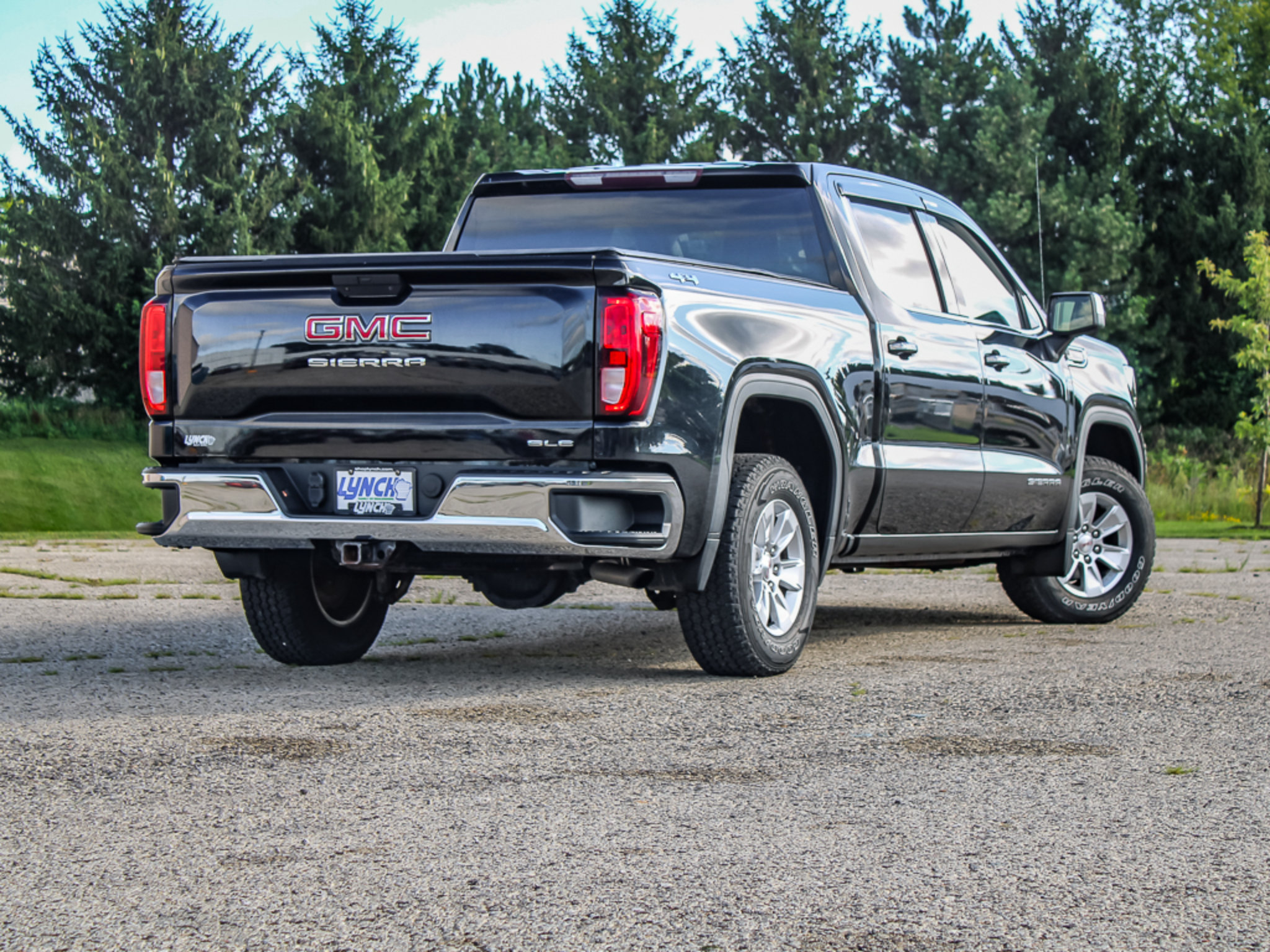 Used 2019 GMC Sierra 1500 SLE w/ SLE Value Package AWD/4WD image 10