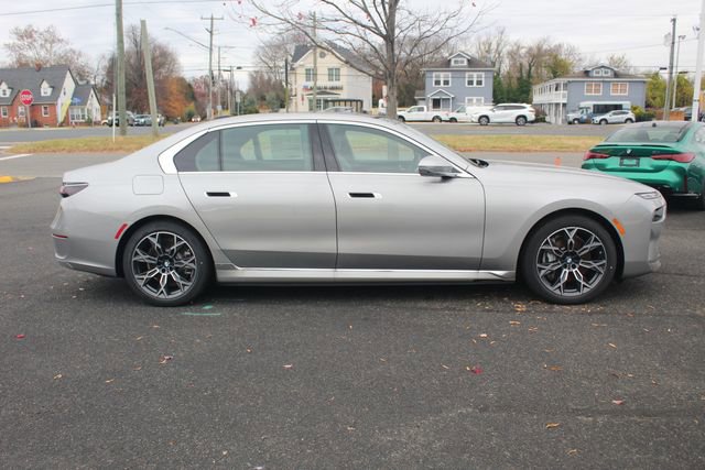 Used 2025 BMW i7 eDrive50 image 11