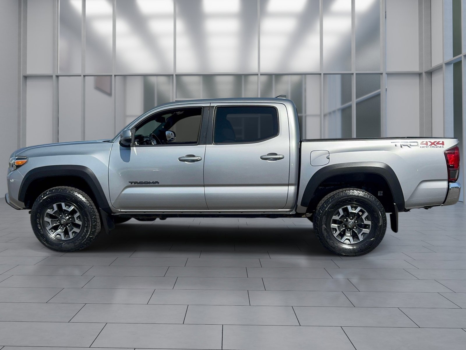 Used 2019 Toyota Tacoma TRD Off-Road image 3