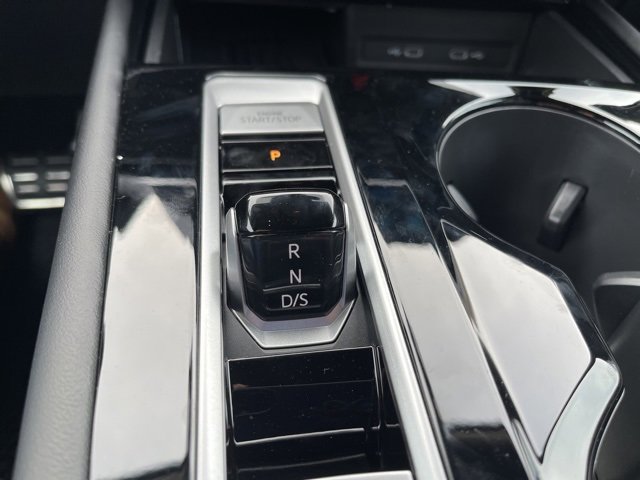 New 2026 Volkswagen Atlas Cross Sport SEL R-Line image 22