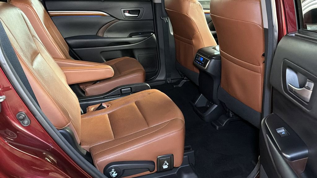 Used 2018 Toyota Highlander Limited image 13