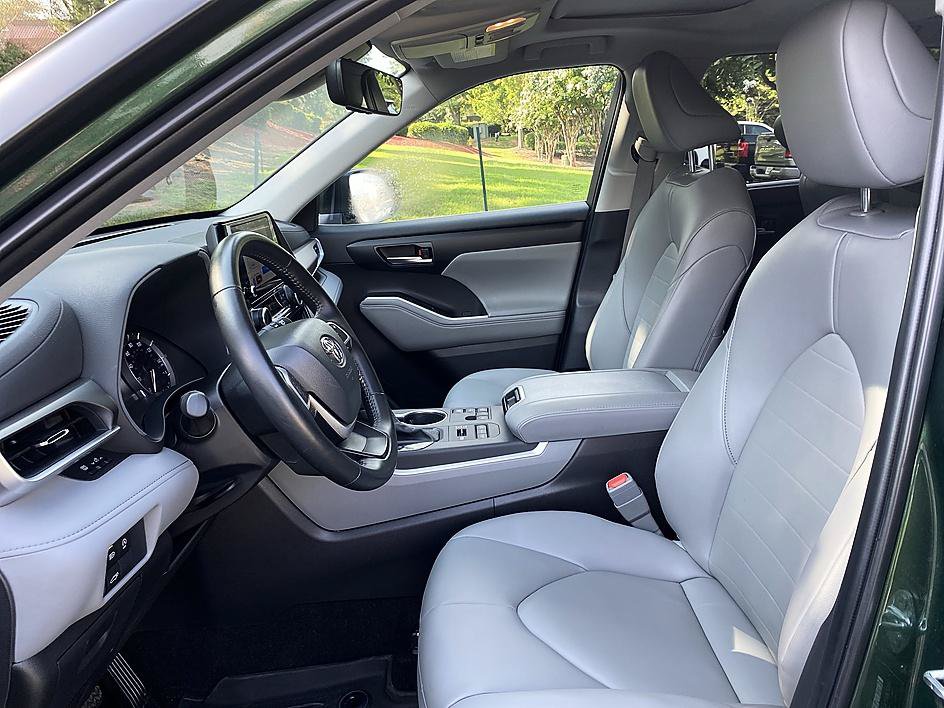 Certified 2025 Toyota Highlander XLE AWD/4WD image 11