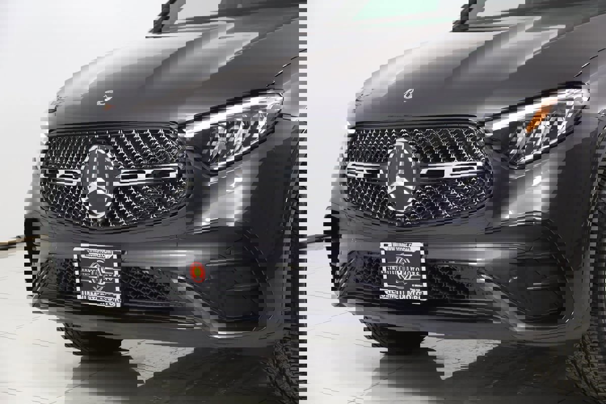 Used 2025 Mercedes-Benz GLC 300 4MATIC SUV image 60