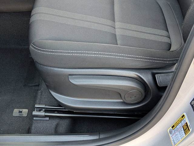 Used 2025 Hyundai Venue SEL image 12