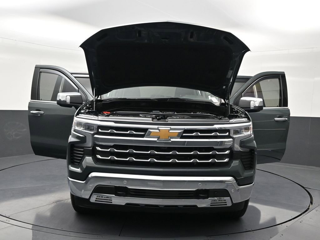 Used 2025 Chevrolet Silverado 1500 LTZ image 36
