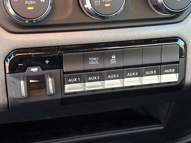 Used 2024 RAM 2500 Tradesman w/ Chrome Appearance Group image 23