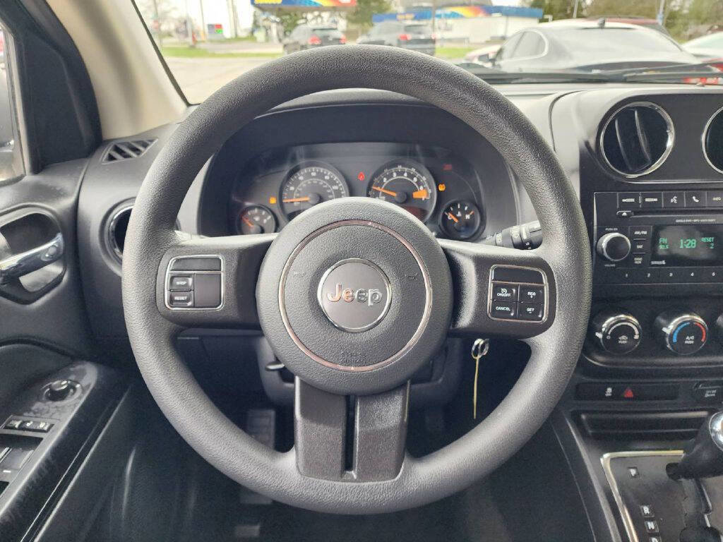 Used 2017 Jeep Compass Sport w/ Power Value Group AWD/4WD image 10