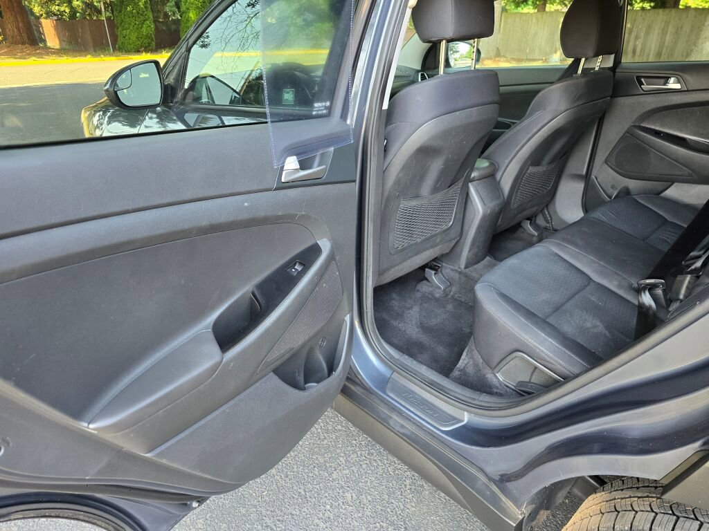 Used 2020 Hyundai Tucson SE image 19