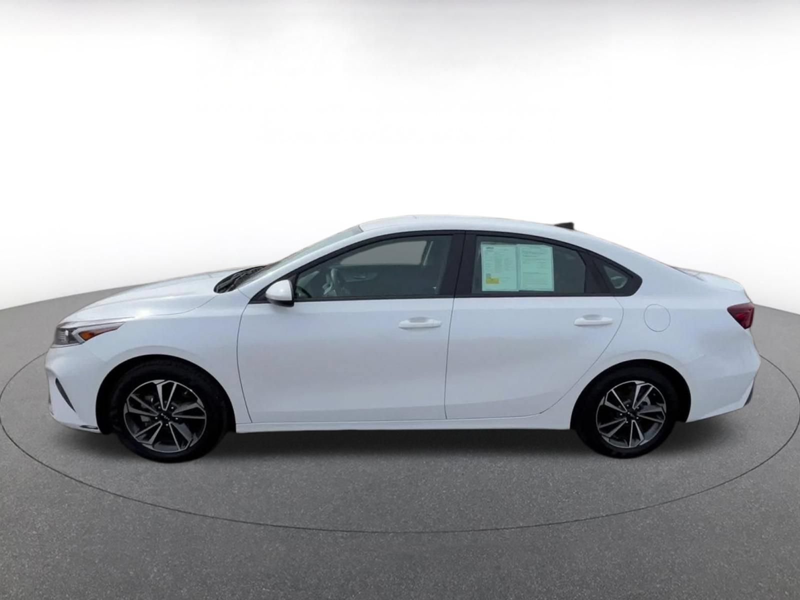 Used 2024 Kia Forte LXS FWD image 9