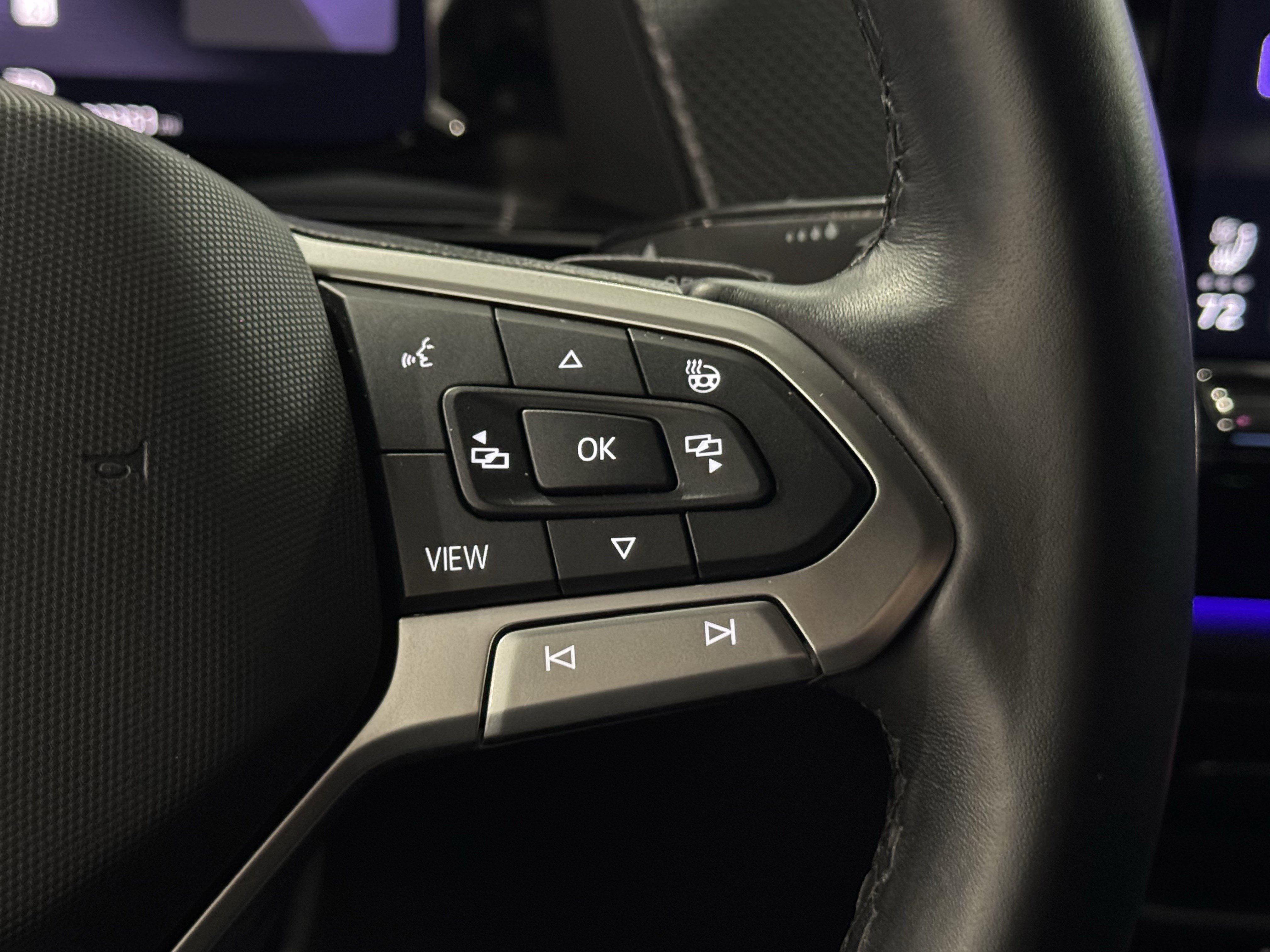 Used 2024 Volkswagen Atlas Cross Sport SEL R-Line image 30