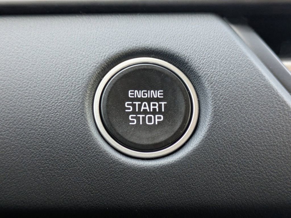Used 2025 Kia Seltos EX image 28