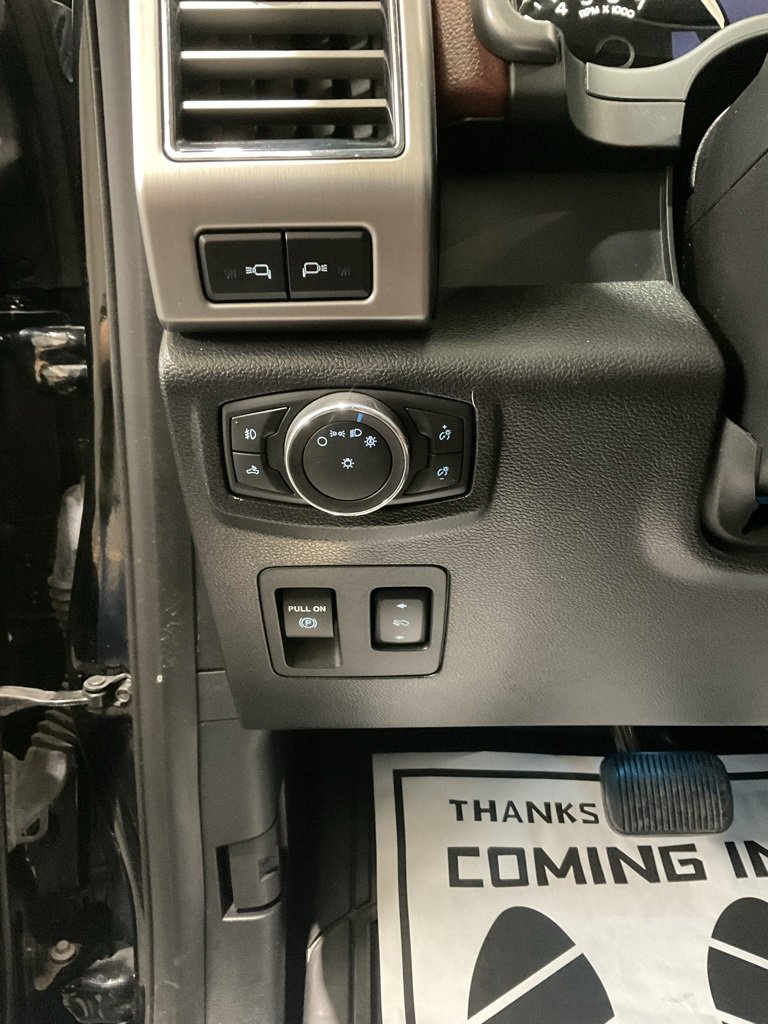 Used 2018 Ford F150 Platinum w/ Equipment Group 701A Luxury image 8