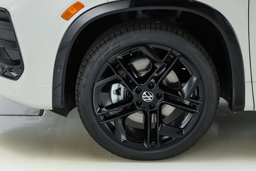 New 2026 Volkswagen Tiguan SE R-Line image 5