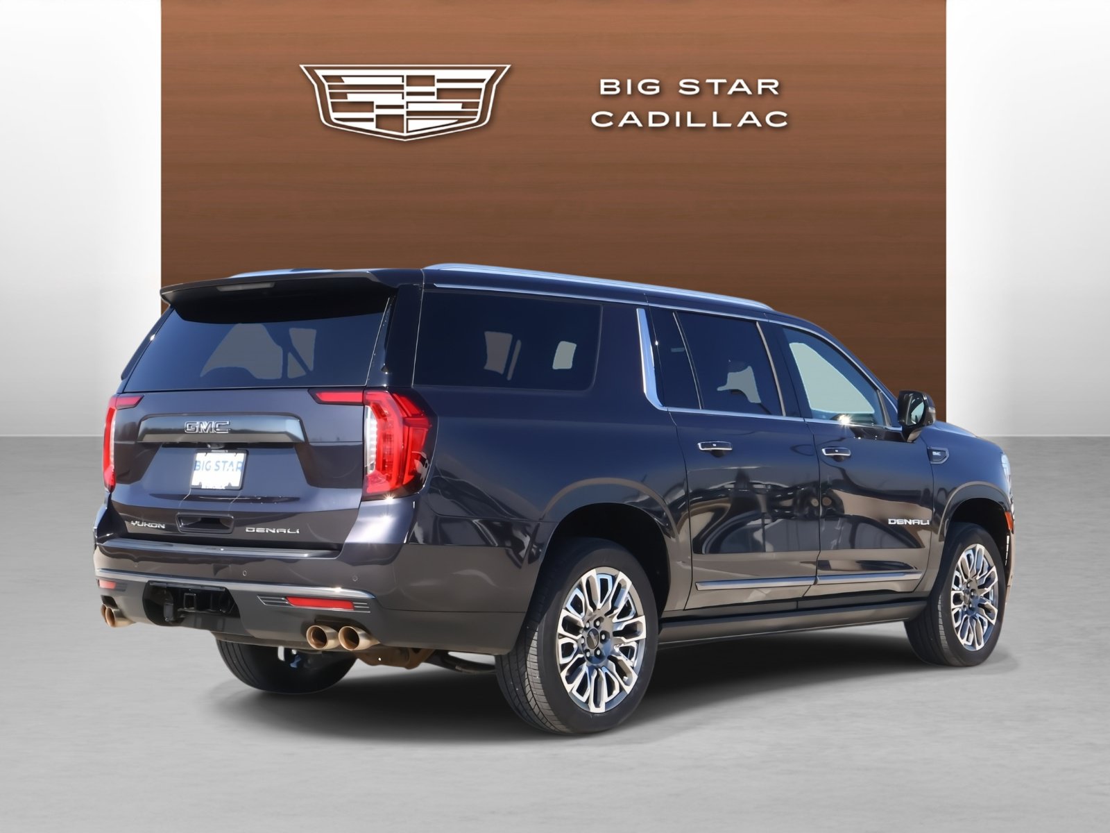 Used 2024 GMC Yukon XL Denali Ultimate AWD/4WD image 5