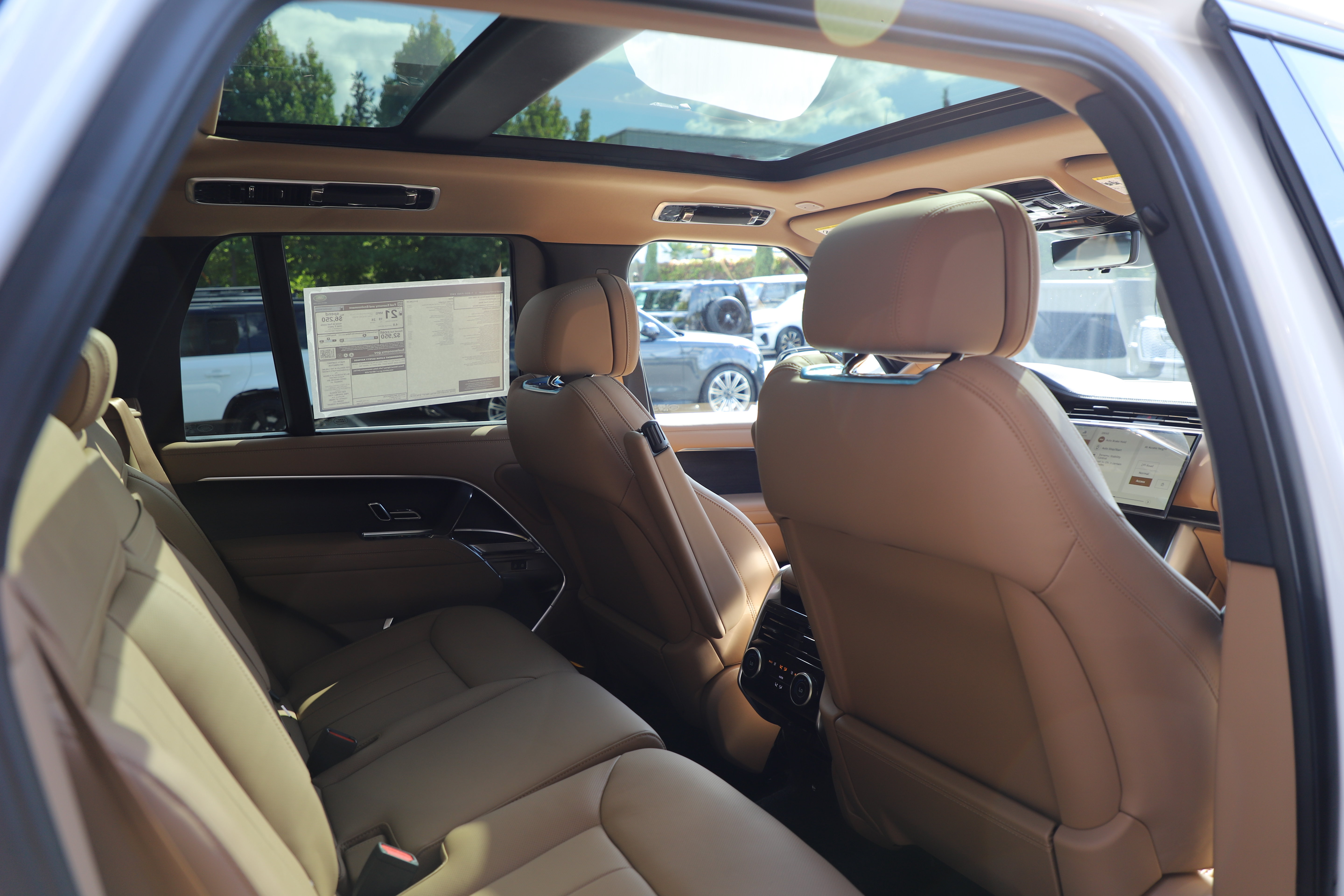 New 2026 Land Rover Range Rover SE AWD/4WD image 11