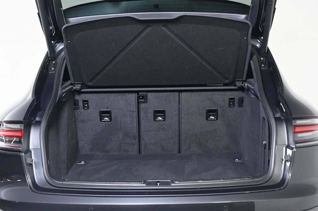 Certified 2023 Porsche Macan S image 23