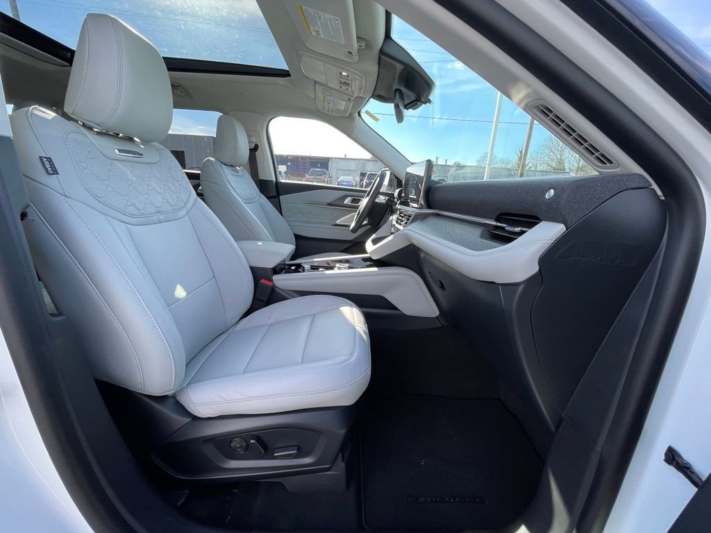 New 2026 Ford Explorer Platinum w/ LUX Leather Package image 26