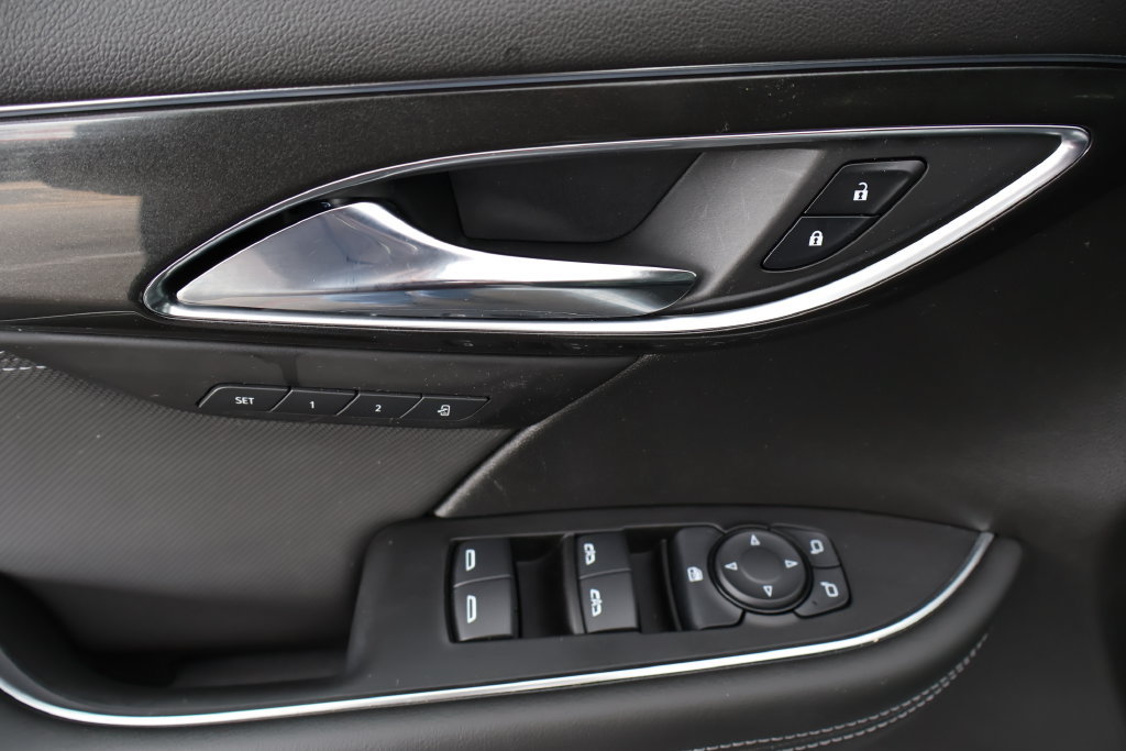 Used 2025 Buick Envision Preferred AWD/4WD image 21